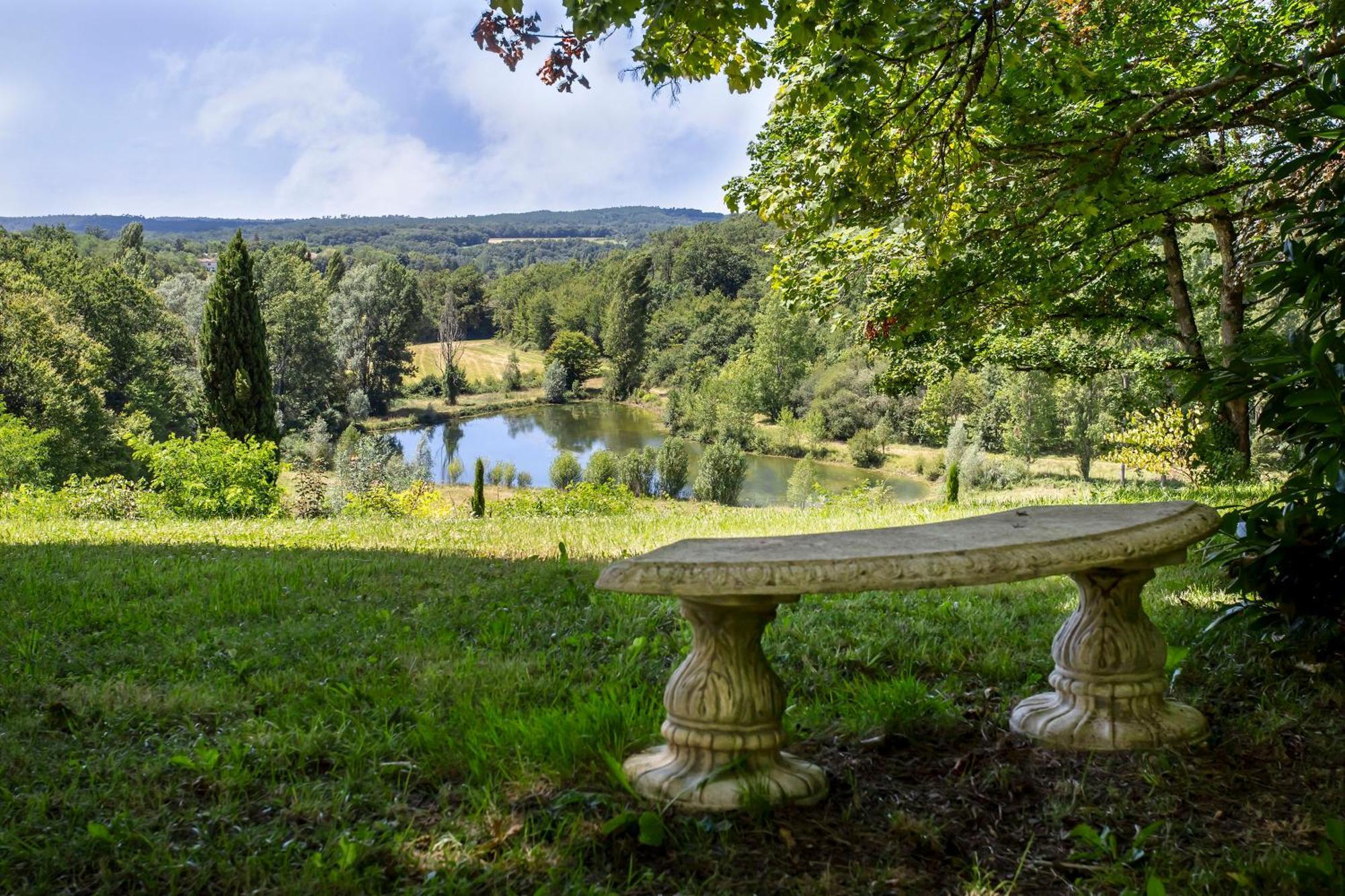 Chateau De Bellevue B&B Et Appartements Avec Piscine Saisonal Chauffee Et Chambres Partout Climatisees Saint-Avit  Екстер'єр фото