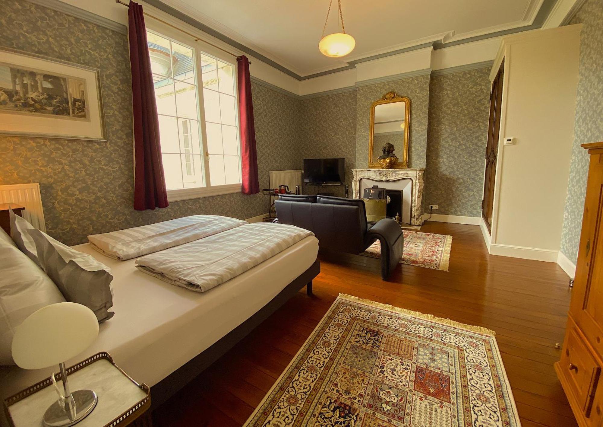 Chateau De Bellevue B&B Et Appartements Avec Piscine Saisonal Chauffee Et Chambres Partout Climatisees Saint-Avit  Екстер'єр фото